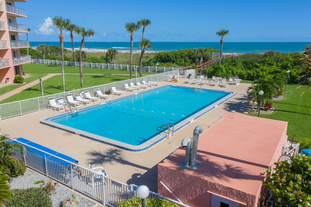 cocoa beach towers private pool access