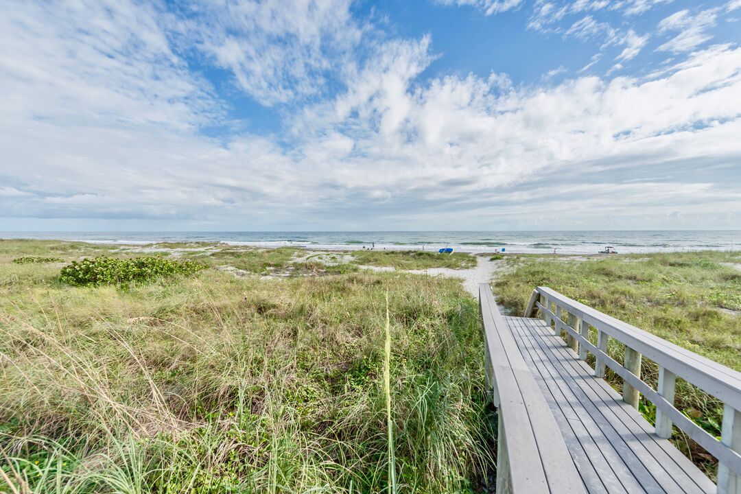 Spanish Main Cocoa Beach condo rentals